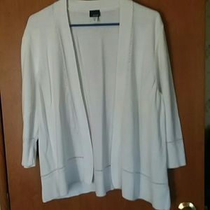 A white 3/4sleeve open front cardigan in EUC